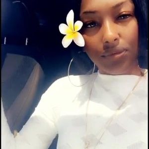 Meet your Posher, Samhar evans